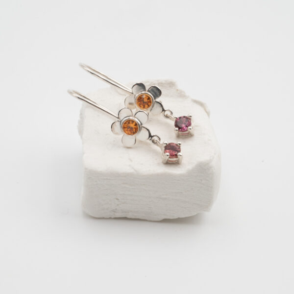 Secret Garden Daisy Drops - Earrings