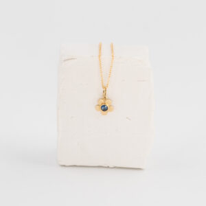 Secret Garden Daisy Pendant - Blue Sapphire