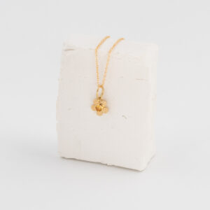 Secret Garden Daisy Pendant- Yellow Sapphire - Image 2