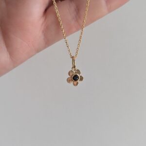 Secret Garden Daisy Pendant - Black Spinel